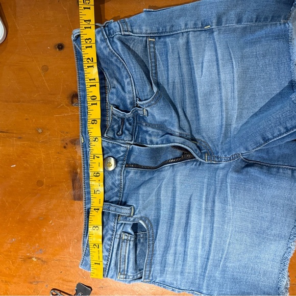 American Eagle Outfitters Light Blue Frayed Jean Shorts - Picture 9 of 10